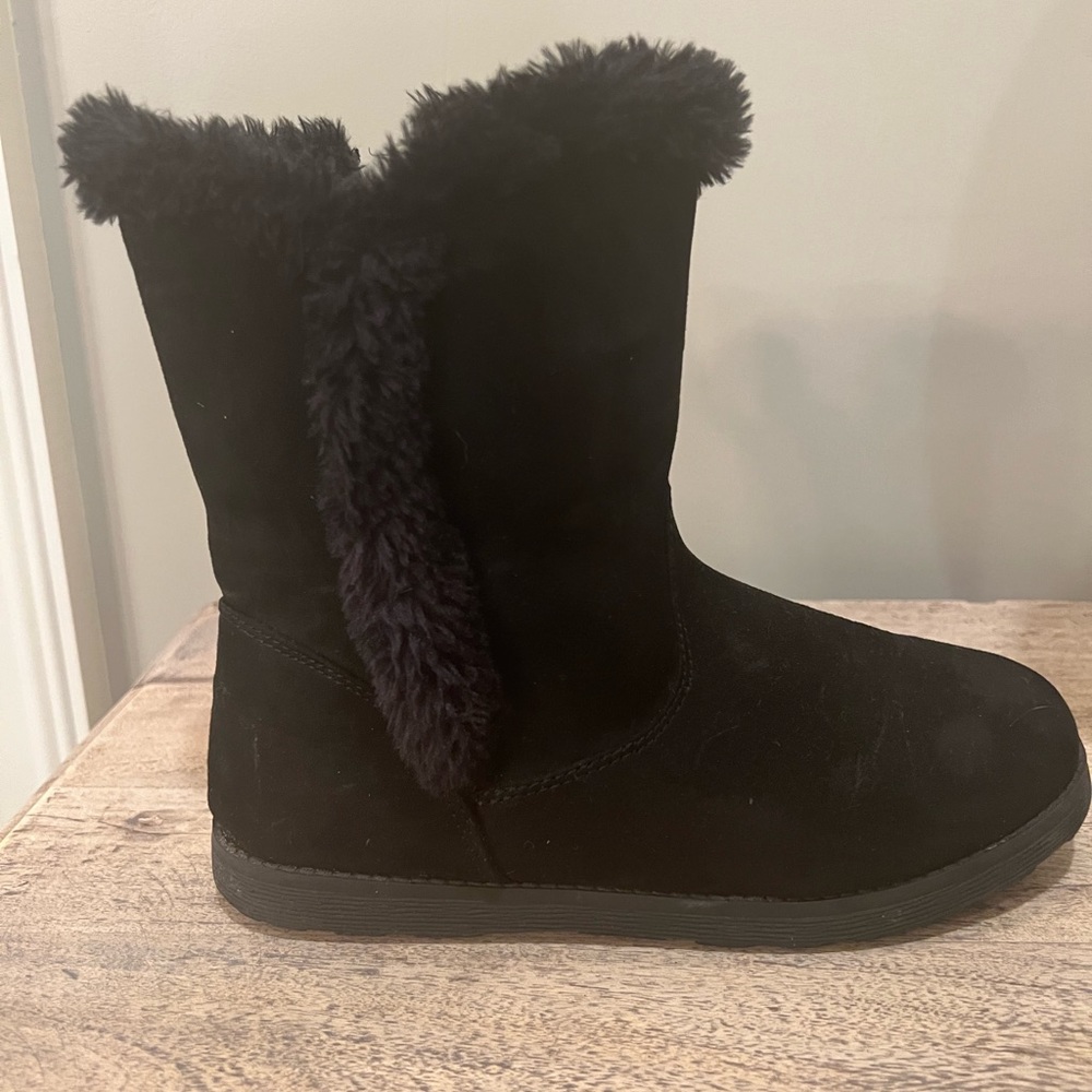 Cat & Jack Faux Shearling Boots size 5(youth)